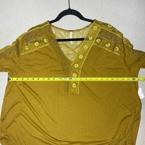 NWT MSRP $78 Free People Lola Lace Trim V-Neck Top Women's Size Large - Picture 9 of 10